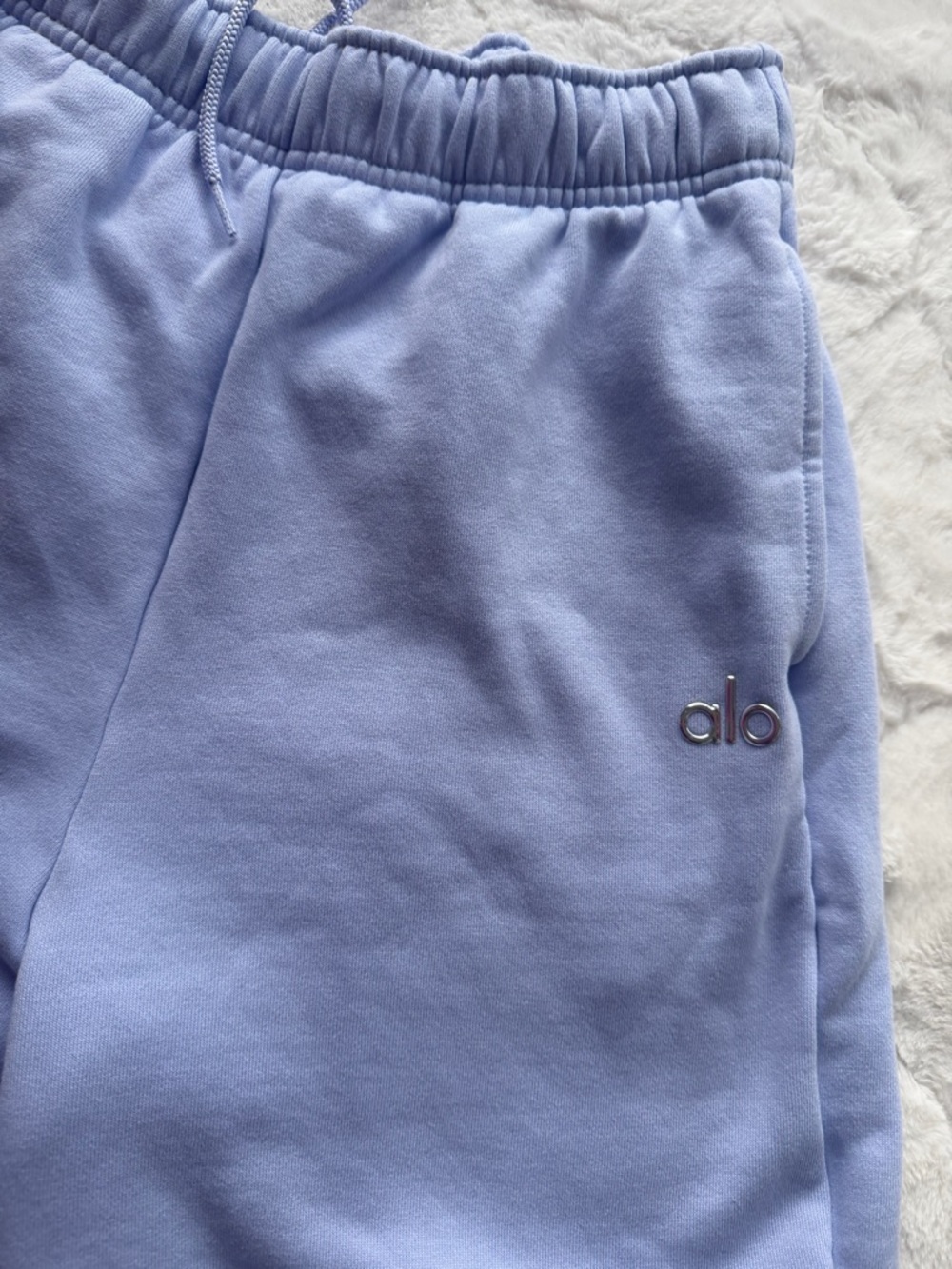 ALO Yoga Light Lavender Sweatpants - Picture 3 of 4